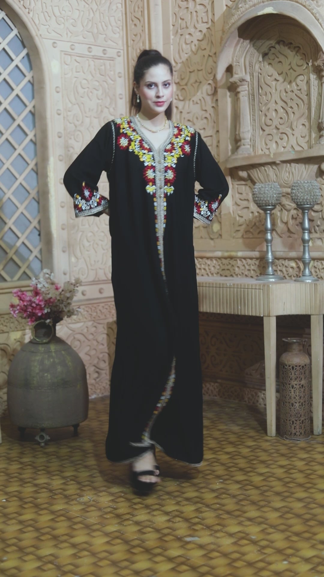 Delicate Embroidery Dubai Kaftan Abaya Arabic Dress