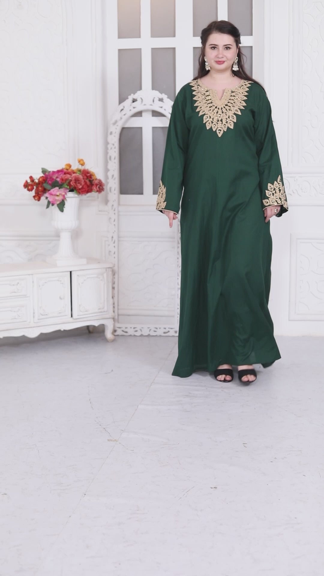 Dori Embroidery Jalabiya In Dark Green in Gold Leaf Pattern